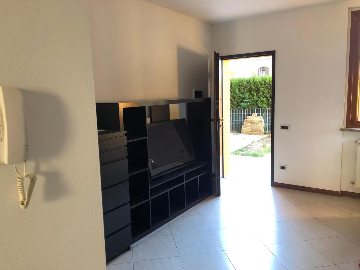 Trilocale In Villetta Piano Terra Indipendente Osio Sotto Buitenkant foto