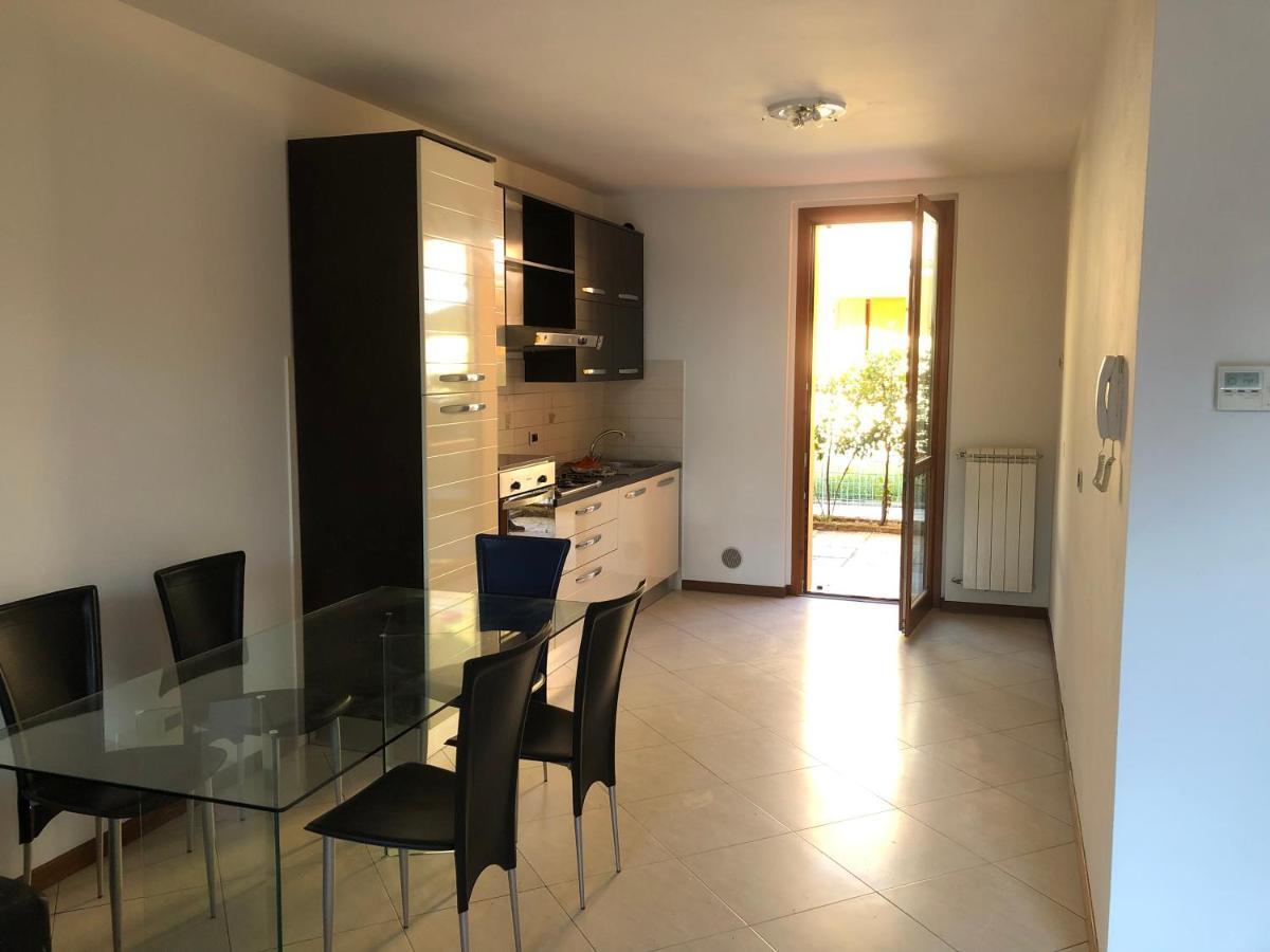 Trilocale In Villetta Piano Terra Indipendente Osio Sotto Buitenkant foto